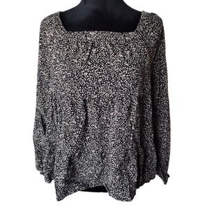 Old navy shirt size medium